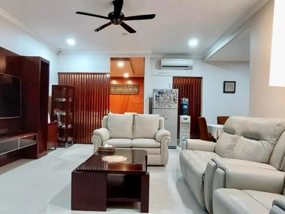 Rumah Sunter Mediterania, bagus sekali siap huni, baru renovasi tahun
