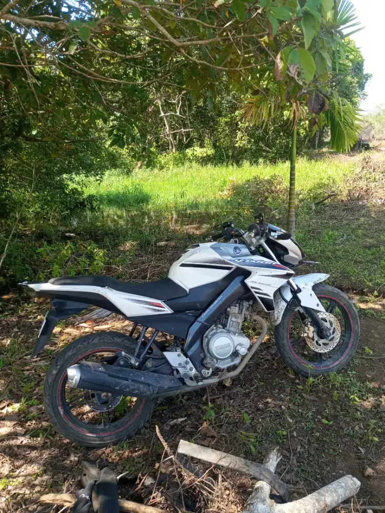 Di jual Vixion 2015