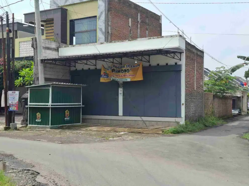 Ruko siap pakai masih ada sisa tanah di belakang