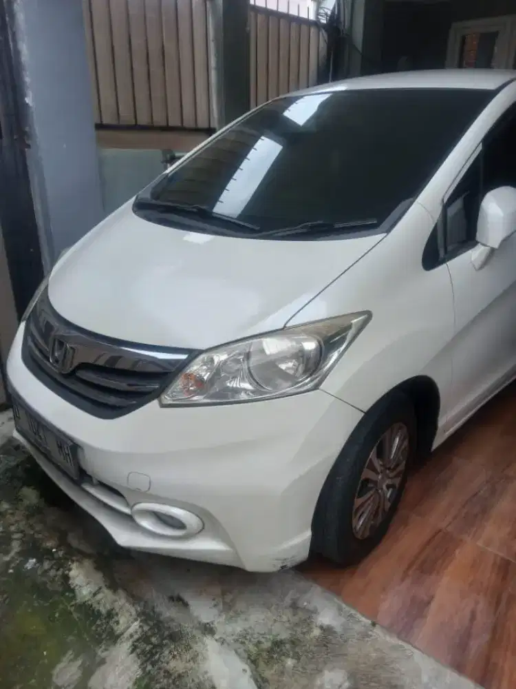 Freed 1.5 S AT putih 2014 milik sendiri