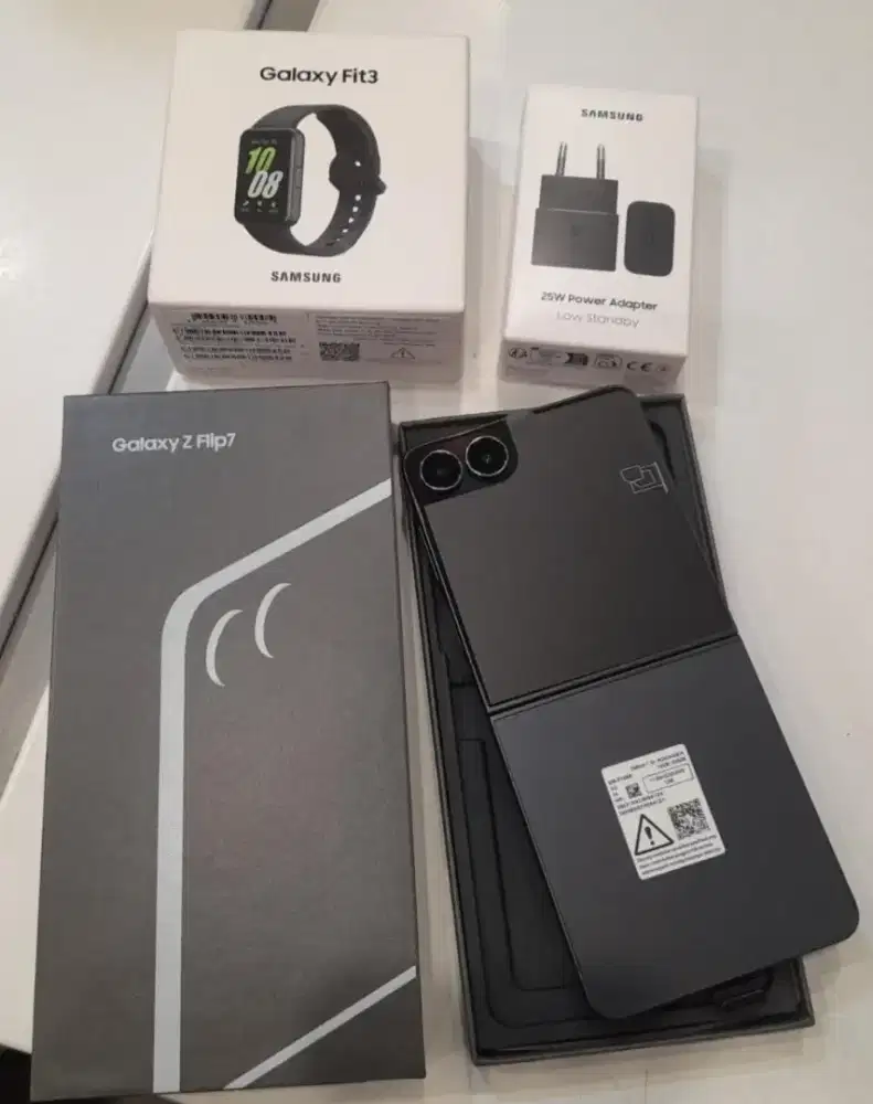 Promo Samsung Galaxy ZFlip7 Free Adaptor 25watt Senilai 300k