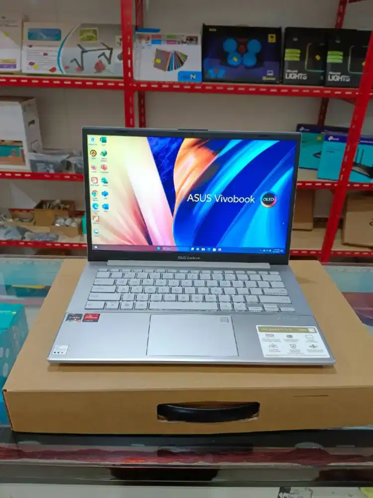 Asus Vivobook Go seri E1404FA R3  8/256gb Silver