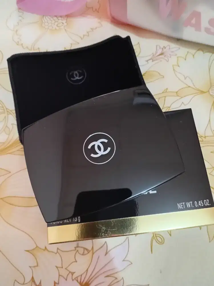 Jual compact foundation chanel original, mau jual karena salah shade