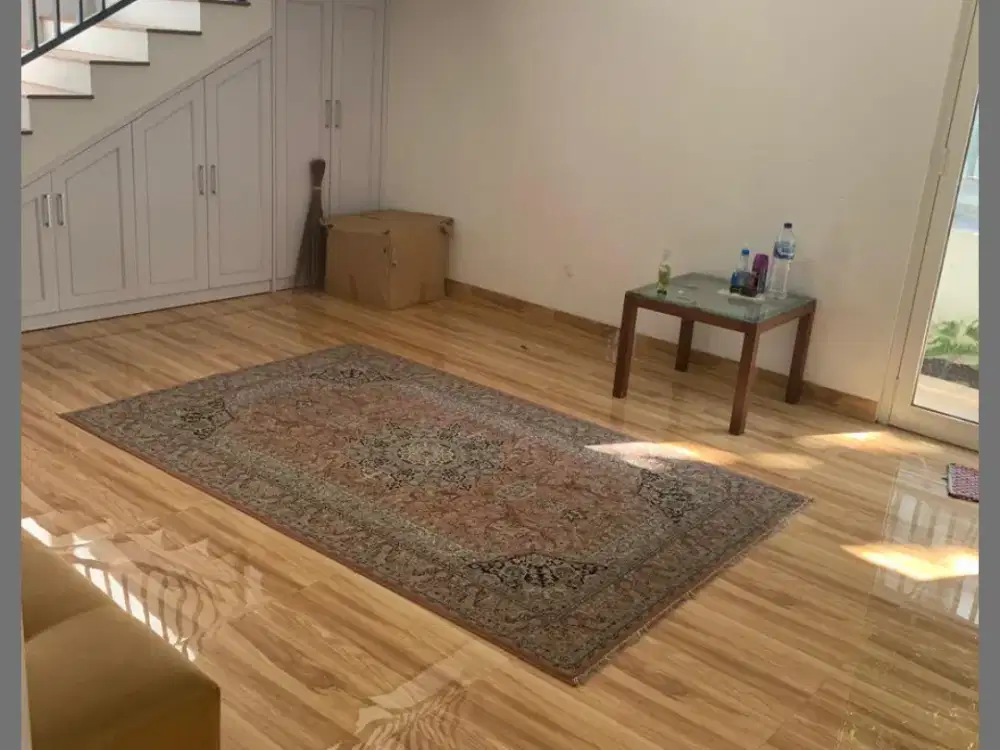 Dijual Rumah 2 Jogja Lantai, 6 Menit UII