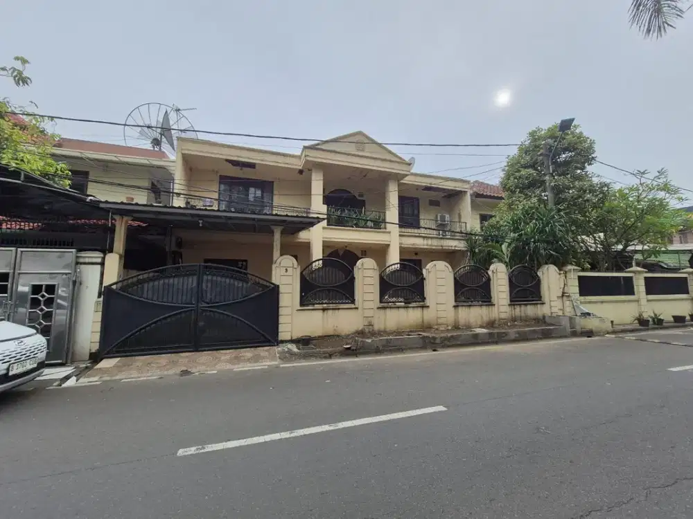 DIJUAL RUMAH 2 LANTAI DI JALAN BOULEVARD CITRA GARDEN 2