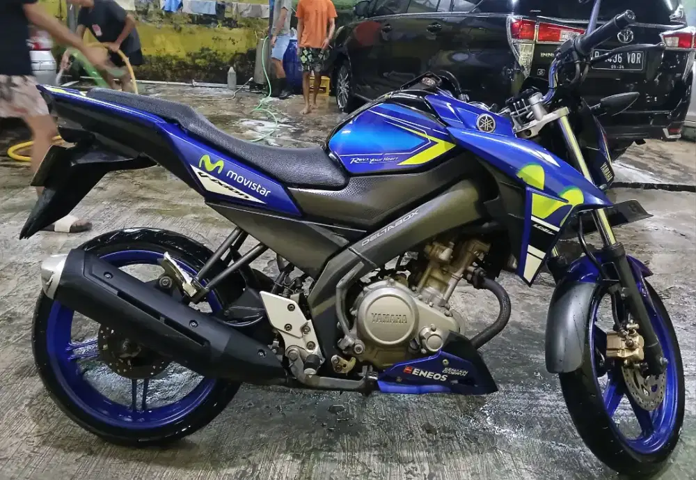 Vixion Advance movistar biru