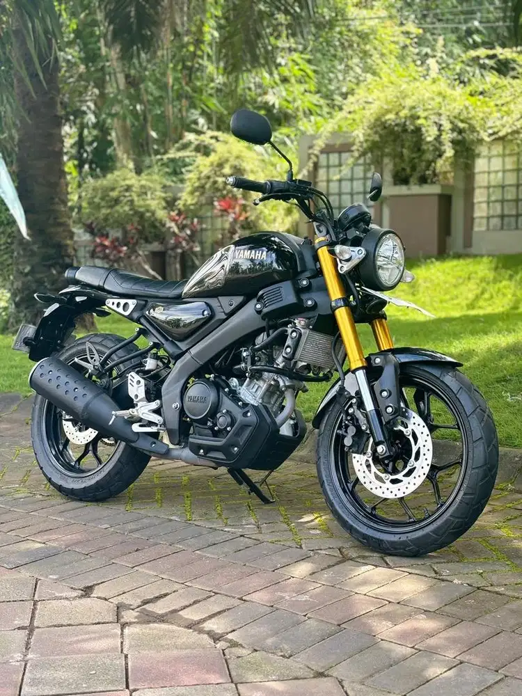 Yamaha XSR 155 VVA 2023 Hitam Metalik Odo 8rb Koko Motor
