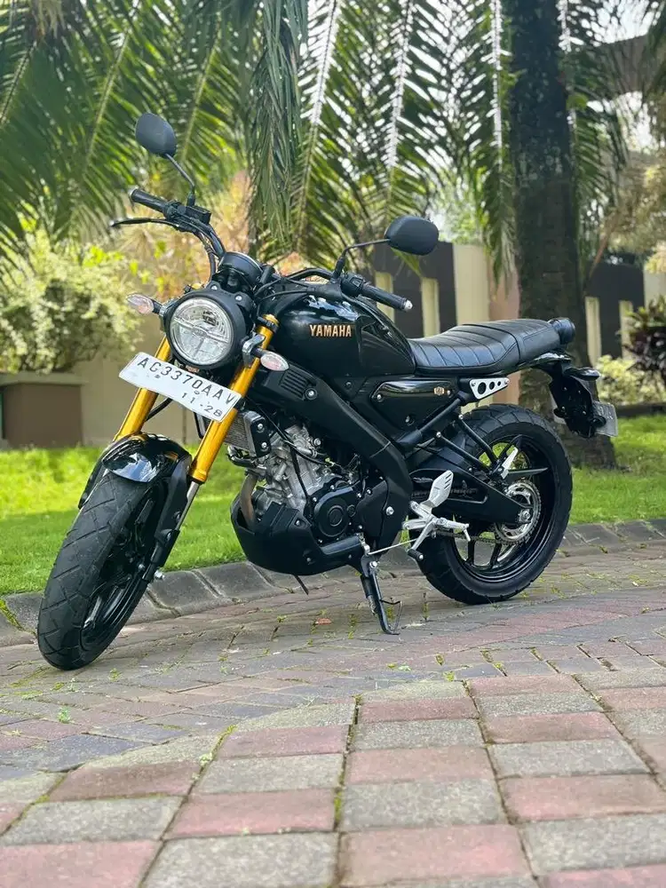 Yamaha XSR 155 VVA 2023 Hitam Metalik Odo 8rb Koko Motor