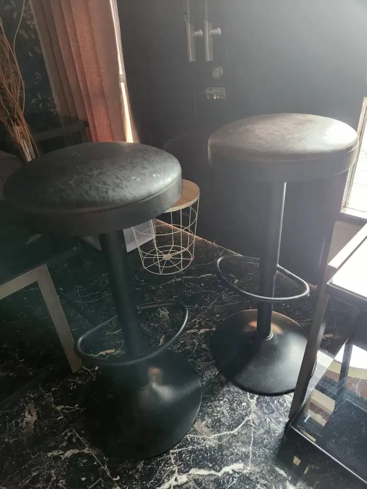 Kursi Mini Bar (dapat 2 warna ; hitam dan coklat)