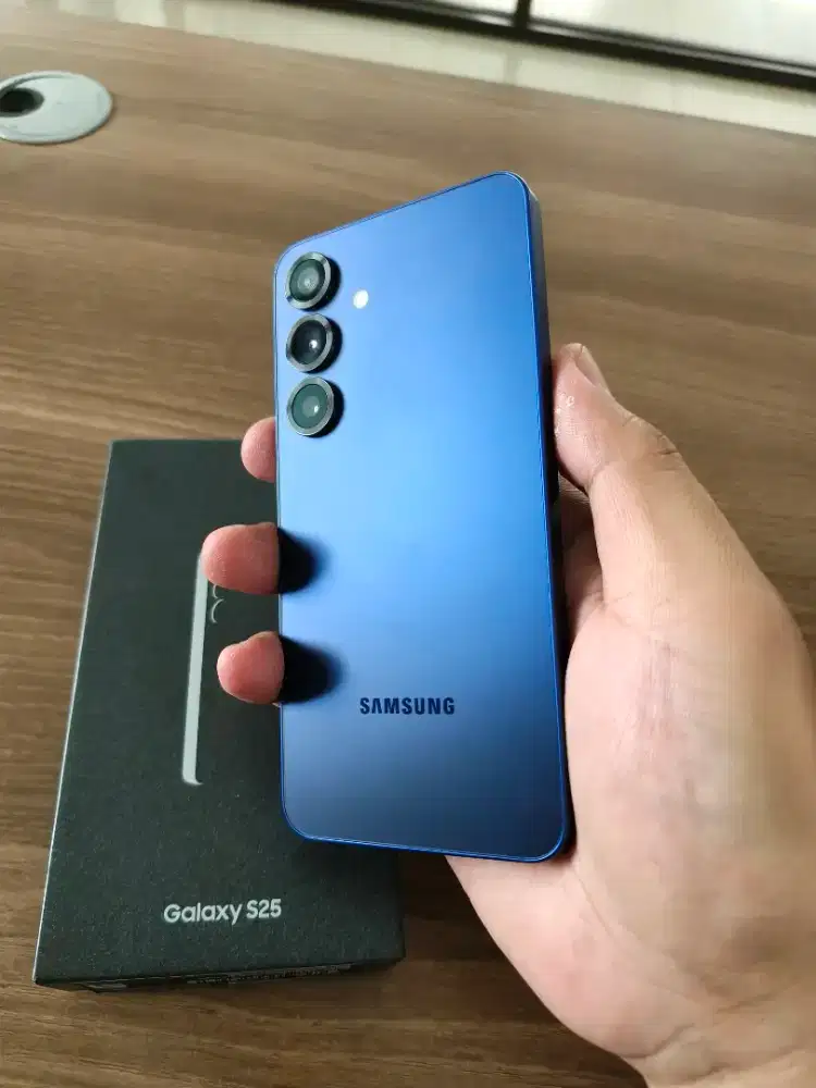 Samsung S25 12/256 Mulus Garansi panjang