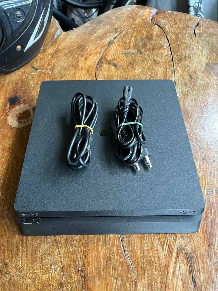 PlayStation 4 Slim 500GB PS4