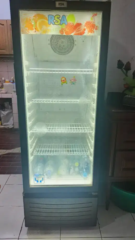 DIJUAL SHOWCASE MERK RSA