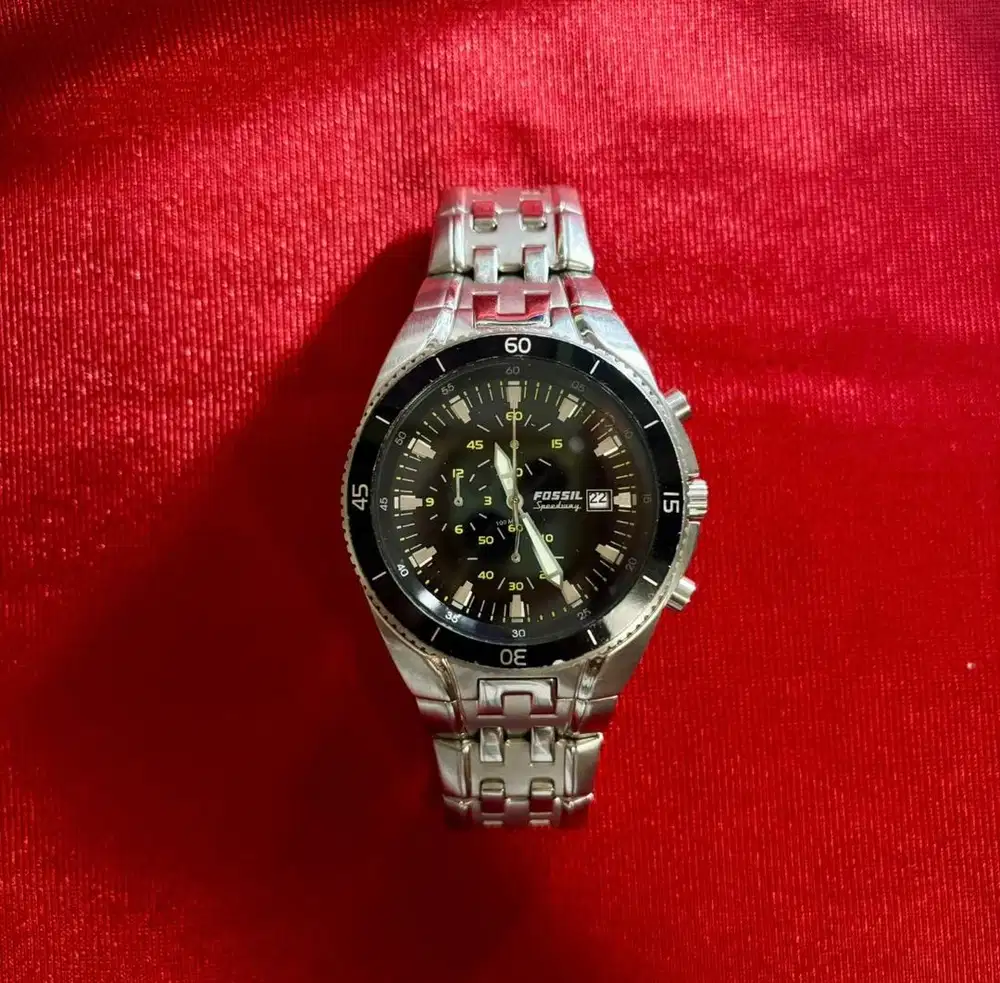 Dijual jam tangan pria (fossil)