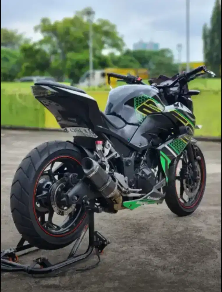 Di jual motor Ninja 250 cc