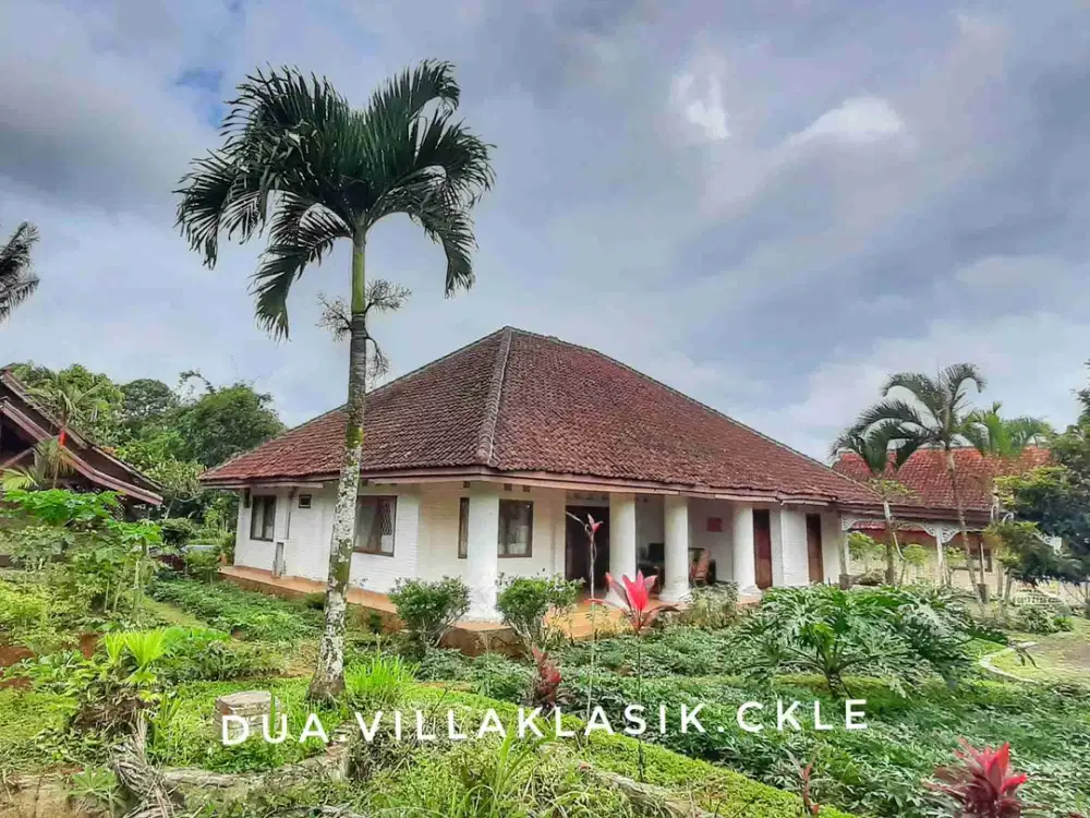Dijual rumah villa klasik vintage vibes di pinggir jalan area kota Sukabumi