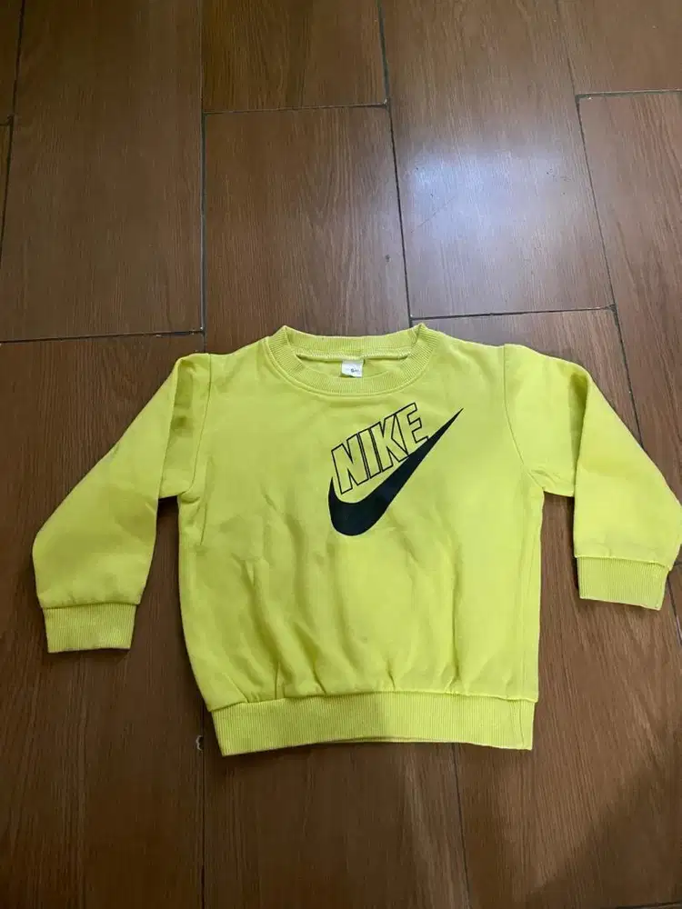 Crewneck kuning nike