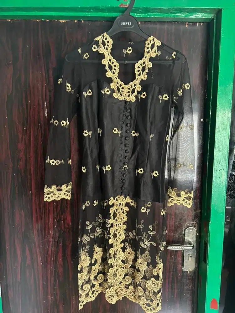 Atasan kebaya wanita