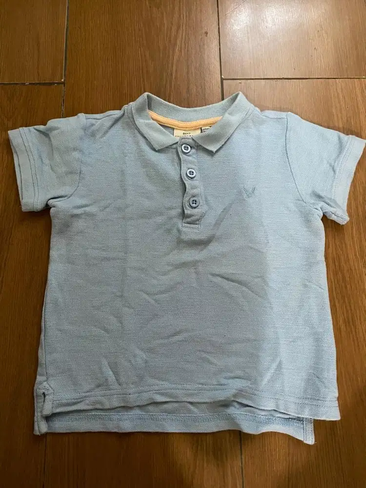 Kaus kerah anak biru