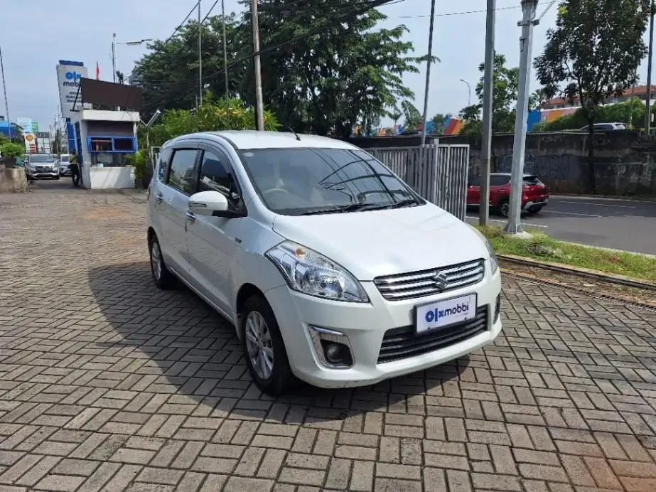 LOW DP Suzuki Ertiga 1.4 GX Bensin-AT 2014 NMS