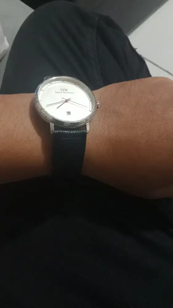 Jam tangan  analog bagus elegan