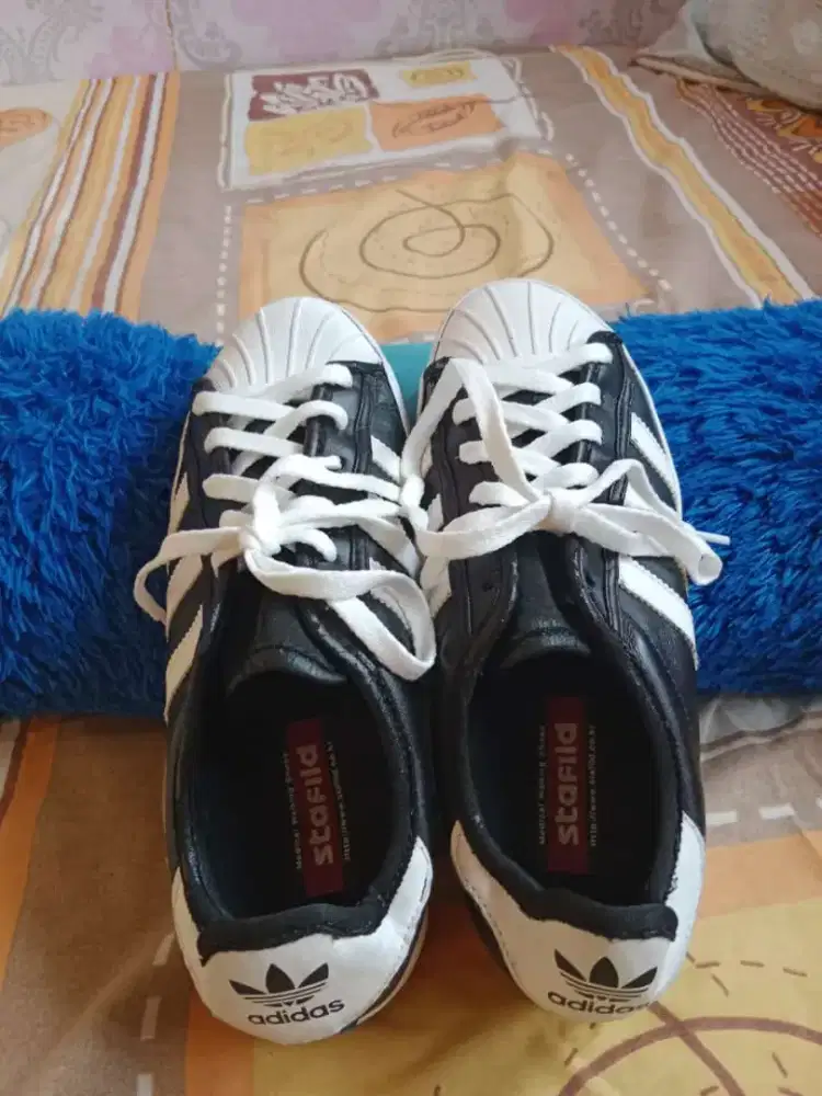 SEPATU ADIDAS  RANING