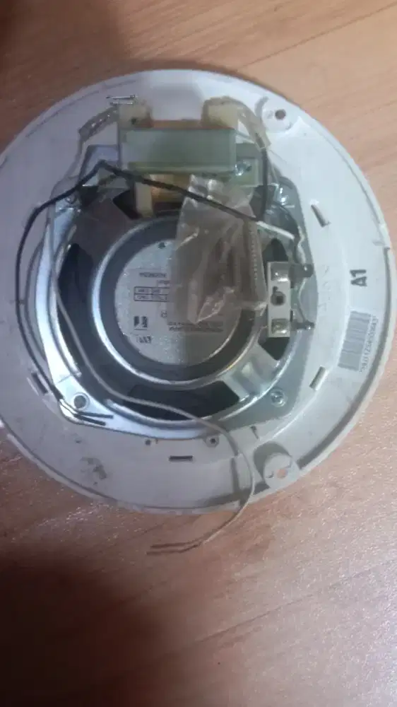 Speaker dingding masih baru