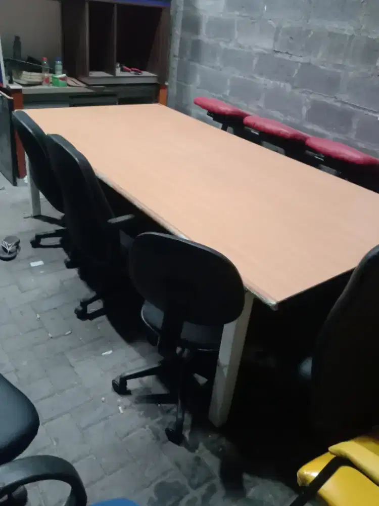 Meja meeting,meja besar kaki besi