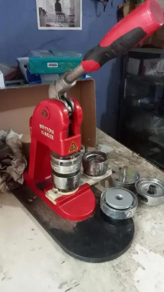 Moulding untuk produksi PIN