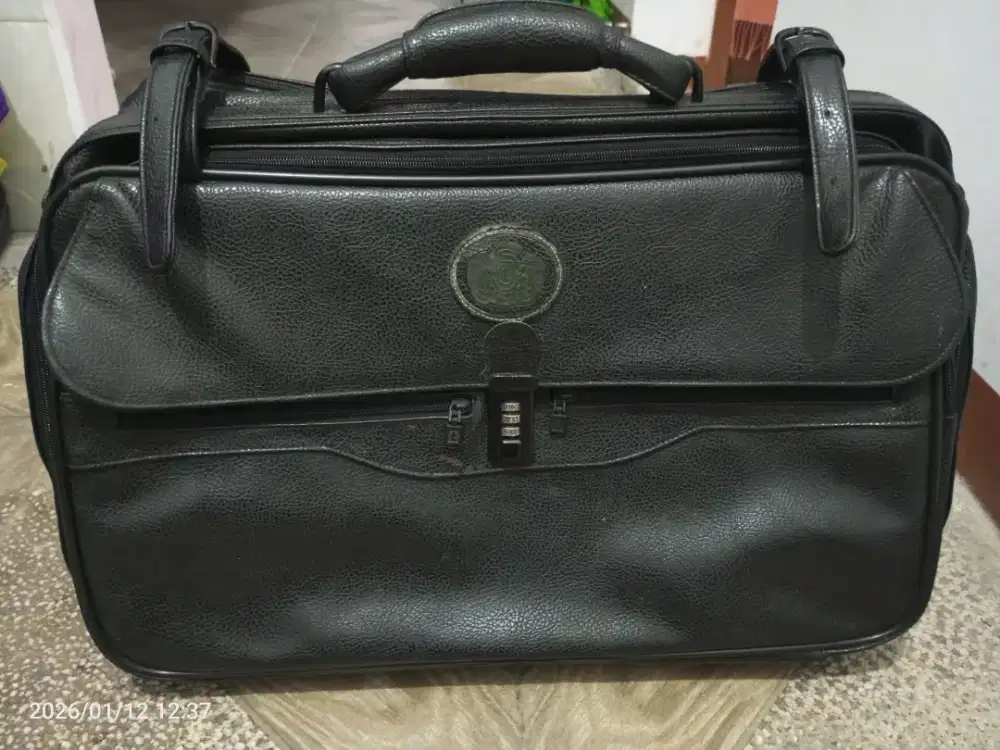 Dijual cepat Tas koper kulit asli cabin