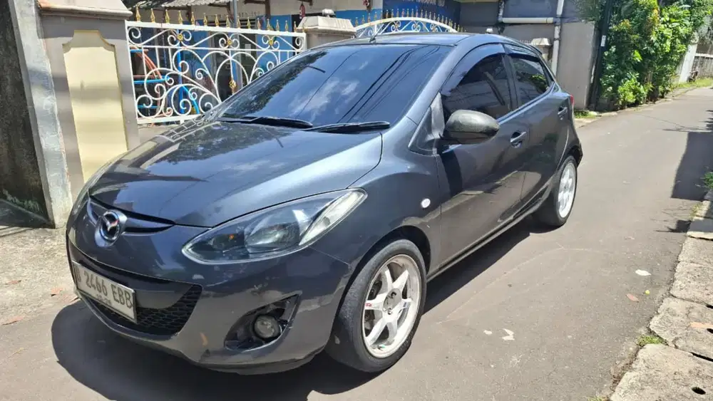 Mazda 2 V Automatic 2013
