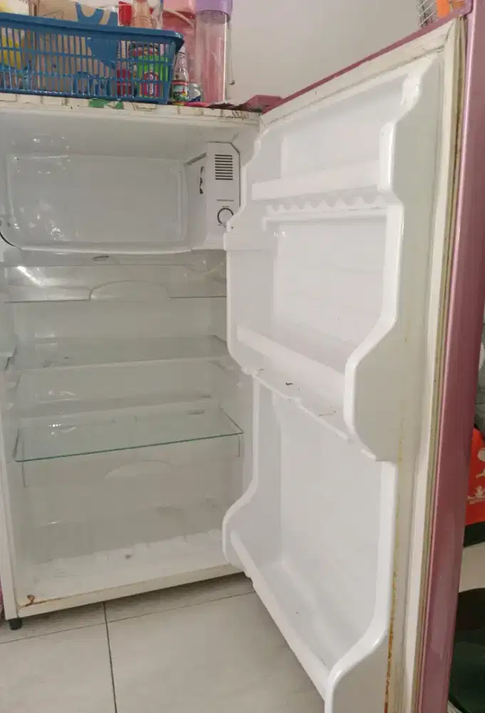 KULKAS RUSAK CUMA KERANGKA