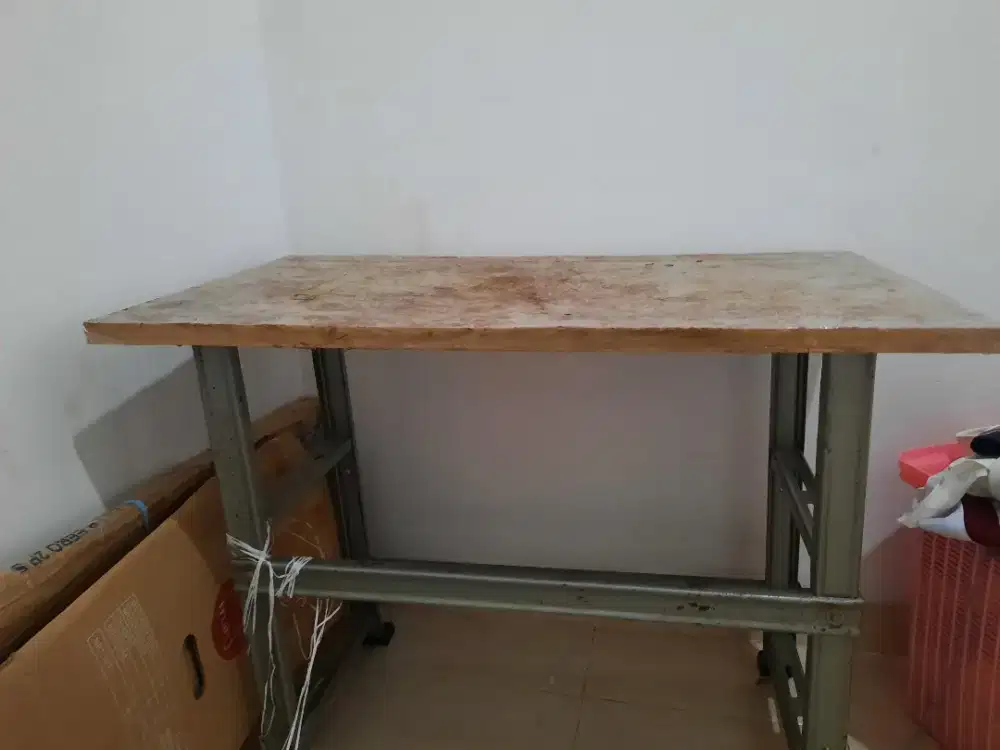 Jual meja jahit sepserti baru