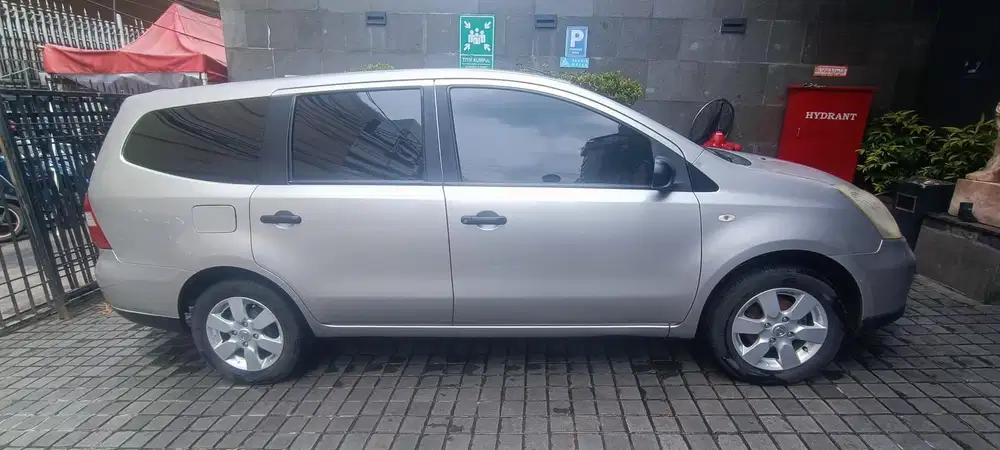 Nissan Grand livina 2013 Bensin