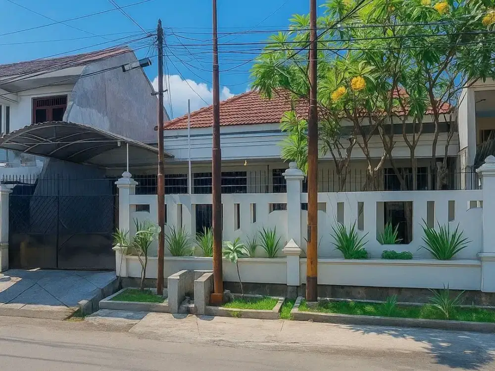 Dijual rumah dharmahusada indah timur