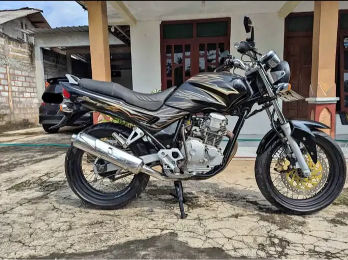 Jual motor secorpio z THN 2007 Ss kumplit pajek tertib plat Semarang