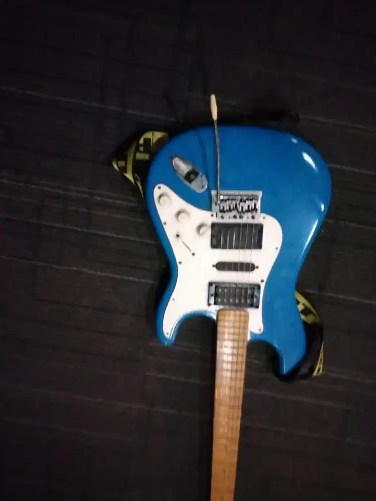 Guitar custom sentanu istimewa layak pakai unit saja