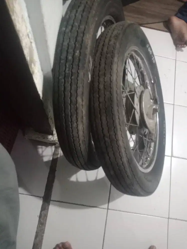 Satu set Ban dan velk ring 18