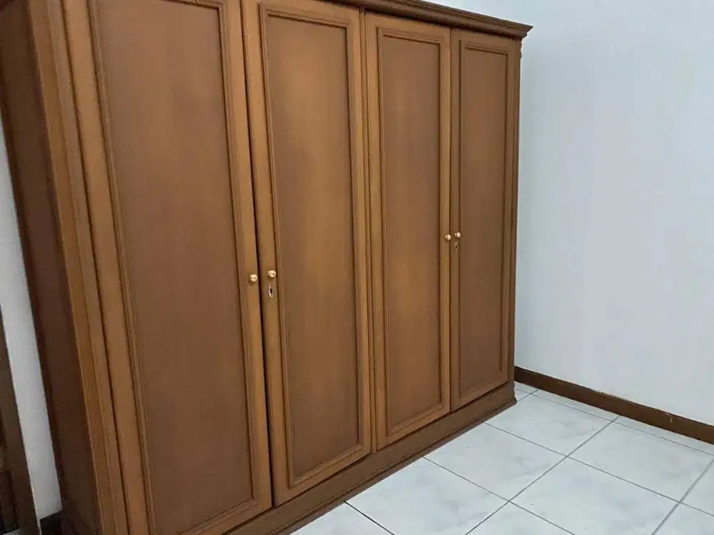Lemari Pakaian Kayu Solid Lawas | Tebal, Berat, Sangat Kokoh