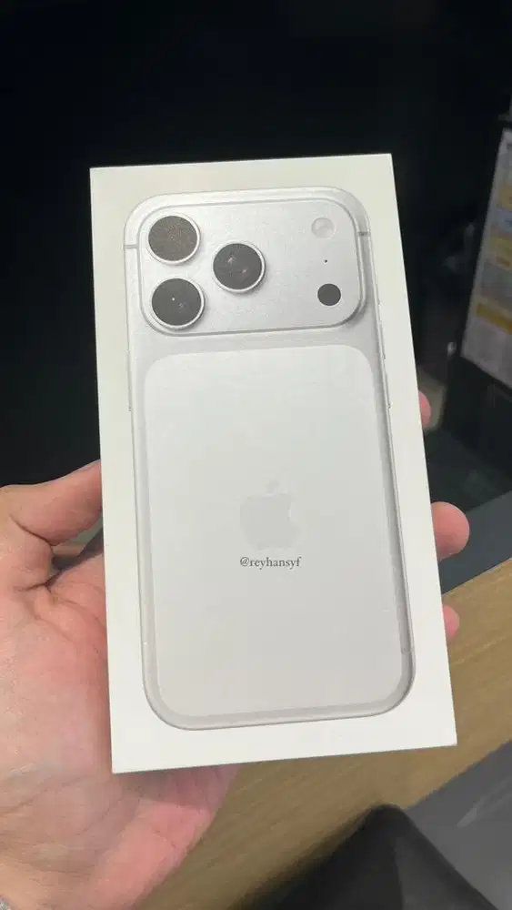Iphone 17 Pro Silver 256 gb BNIB