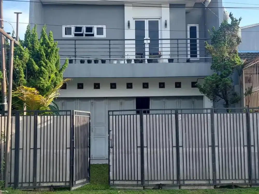 Dijual Ruko 2 lantai ex showroom mobil (lantai 2 bisa jadi tempat hunian) lokasi strategis di umbulharjo yogyakarta