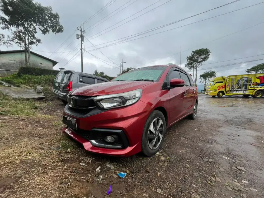 Mobilio MT 2017 Merah Mutiara