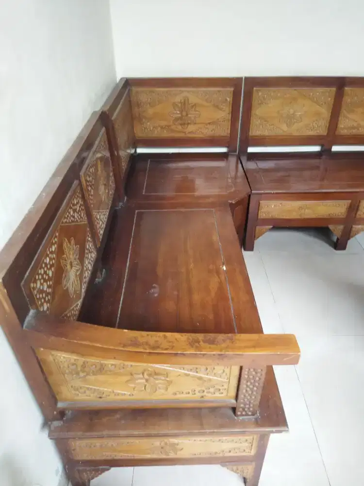 Kursi sudut dan meja jati