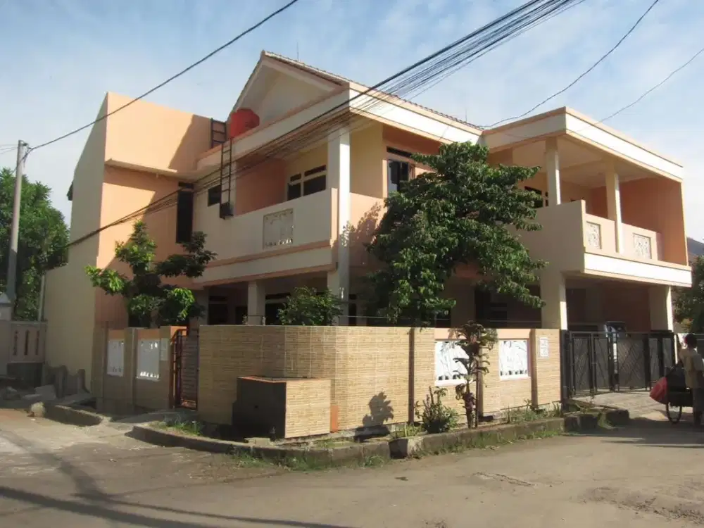 Rumah 2 lt SHM hook dekat tol di bukit Cimanggu City Tanah Sareal Bogor