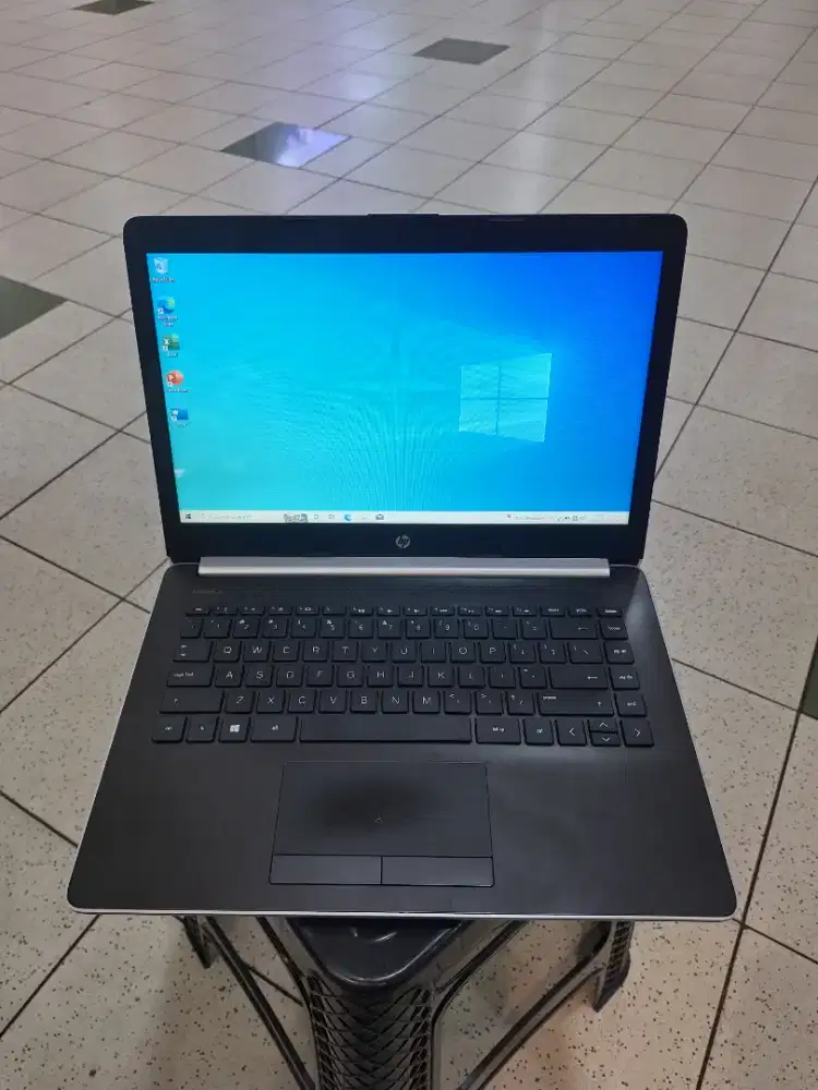Laptop Hp 14 - cm0095AU