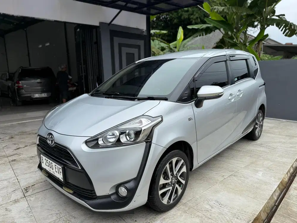 Toyota Sienta V Manual 2017