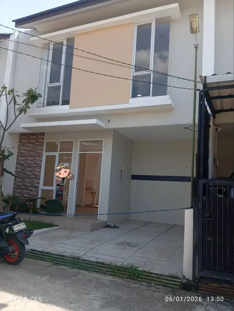 Rumah Cluster 2 Lantai Di Tengah Komplek Margahayu Raya