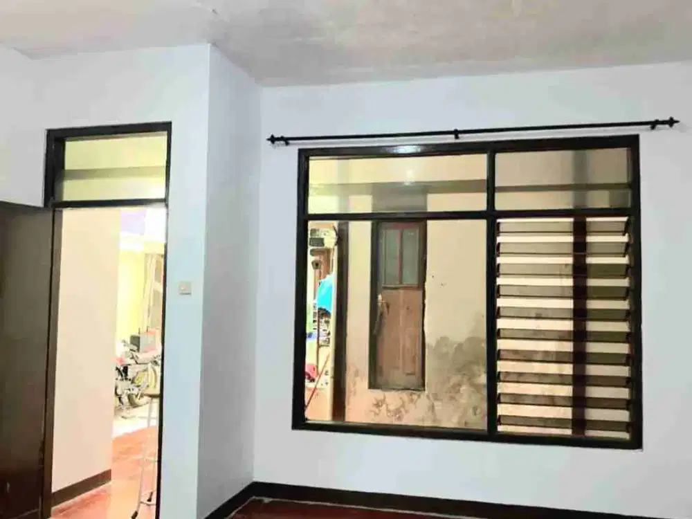 RUMAH KECIL, BARU RENOV, HARGA MURAH UNTUK PASUTRI.