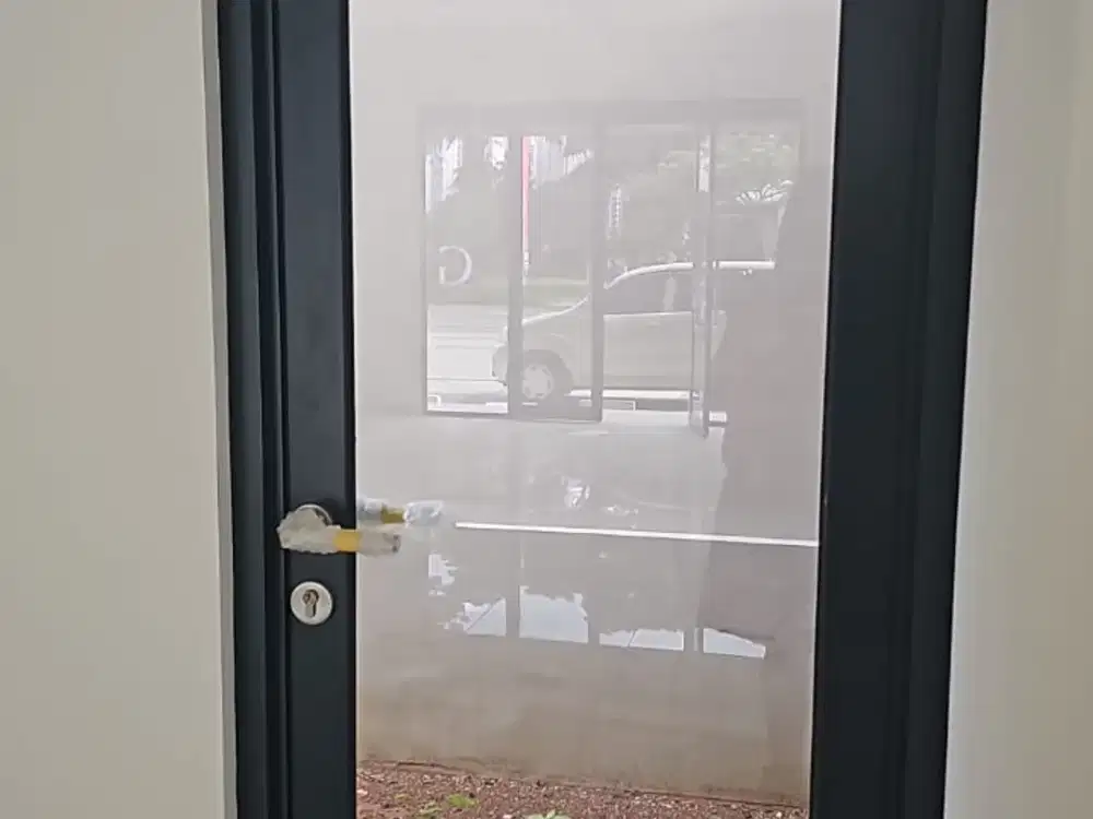 Disewakan Ruko Enchante Bussines Park BSD City  Hadap jalan 3 lantai