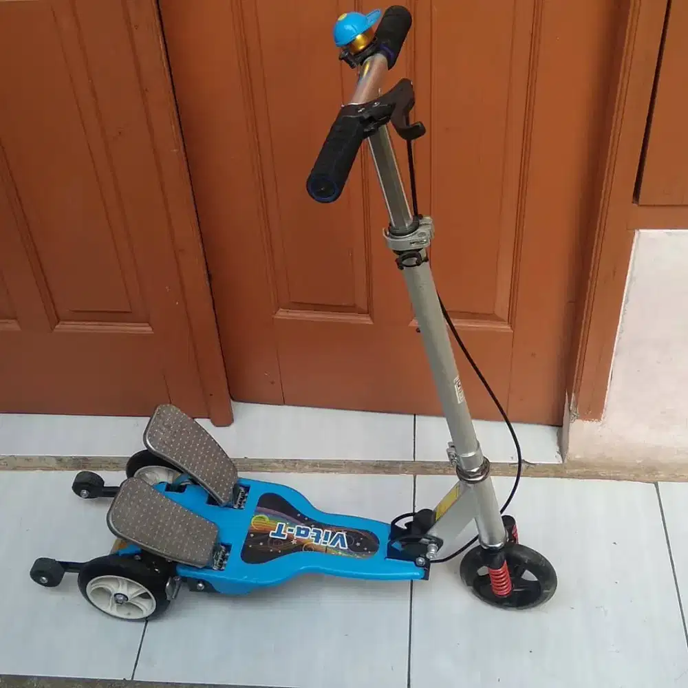 Scooter / Skuter Otoped 2 Pedal Injak Bekas