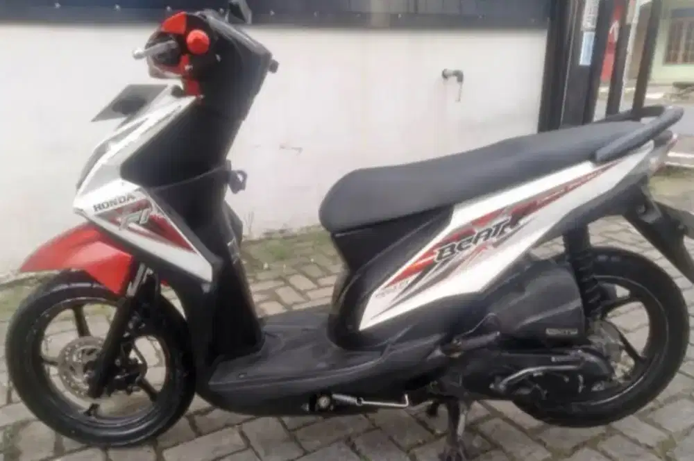 Di jual motor Honda Beat FI tahun 2015